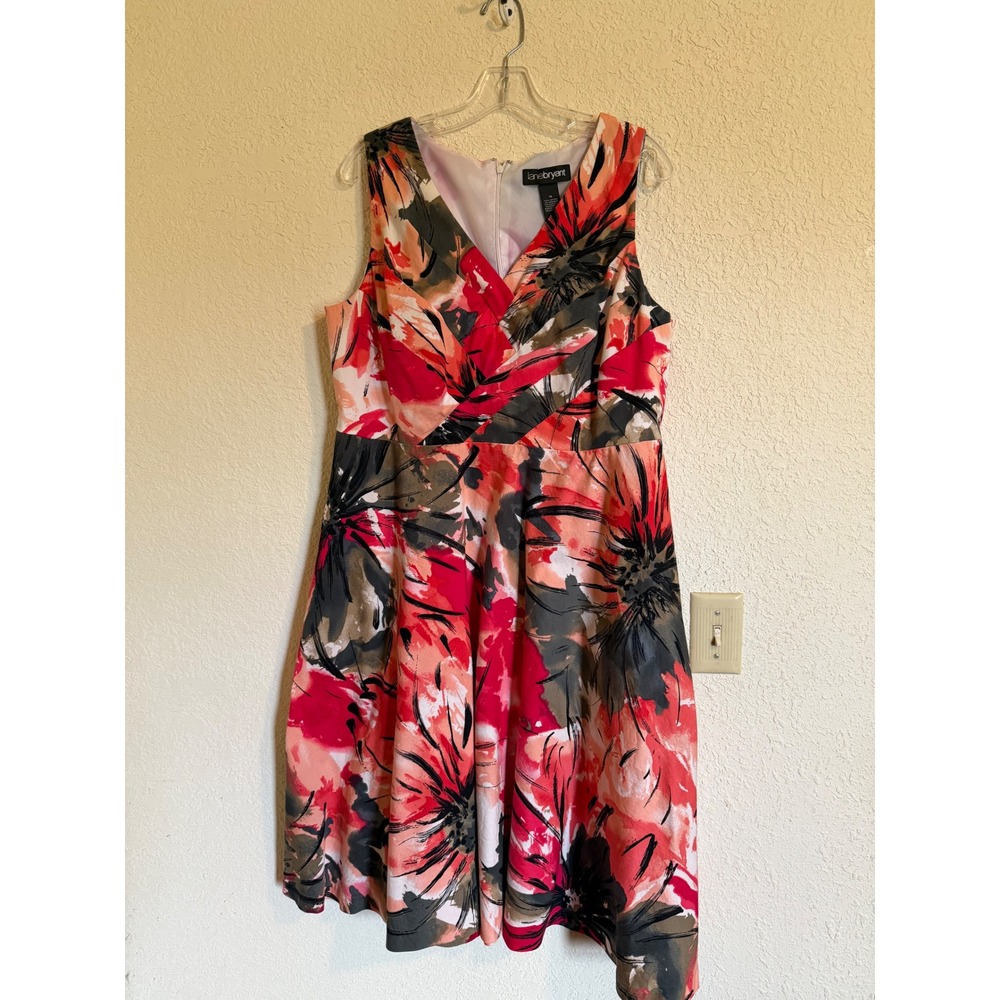 Lane Bryant Floral V-Neck Fit and Flare Dress Pockets Pink‎ Red Grey Size 16